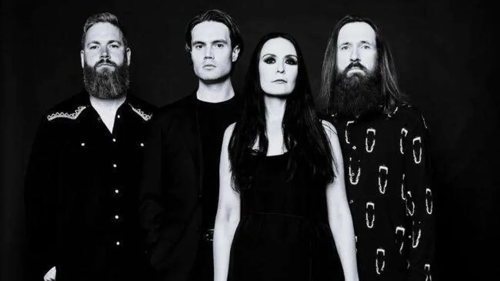 Cold in Berlin nowy singiel zapowiada piąty album zespołu  ‘Hangman’s Daughter’